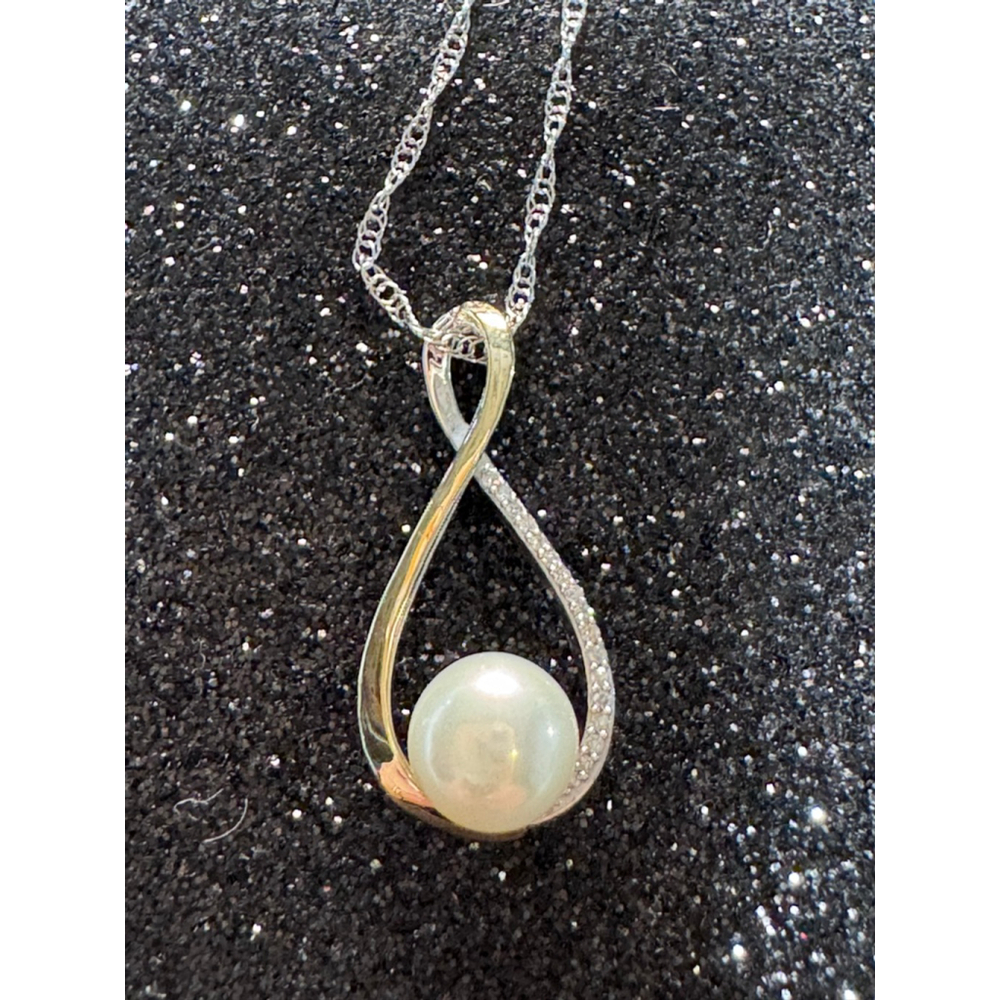 18” Natural Pearl Necklace 14K Sterling Silver
